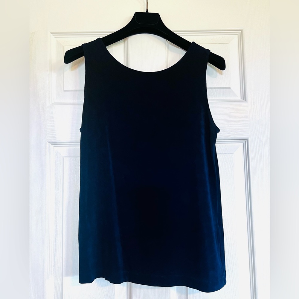 Chico’s easy travel navy shell! Great for quick trips. Easy to pack! Size 1